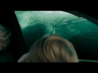 Реклама фильма "Цунами 3D" с Джулианом МакМэхоном на ТНТ (10 августа в 20:00)